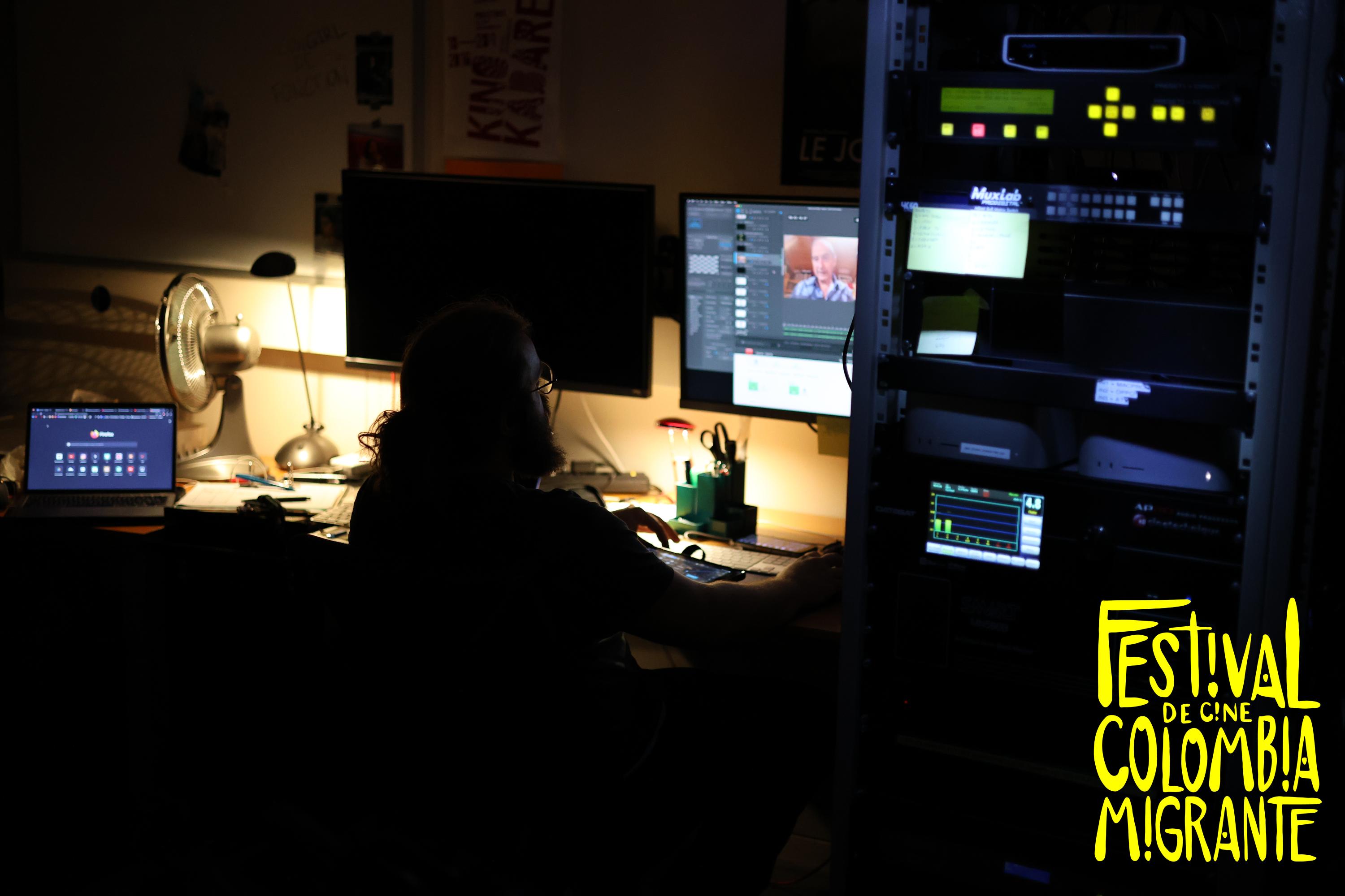 Coulisses dans la cabine de projection lors de l’édition 2023